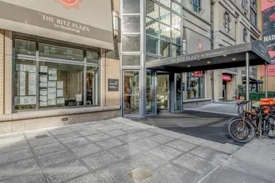 Gallery image of 1BR nr Times Sq w Indoor rooftop Gym NYC-141 in New York