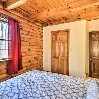 Log Cabin and Suites Close to Elk Mountain Ski Resort