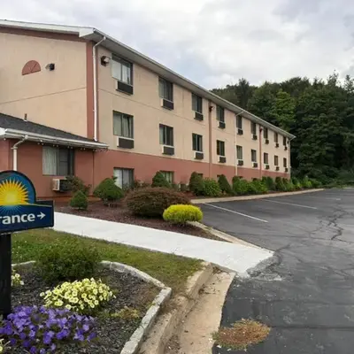 Days Inn by Wyndham Torrington