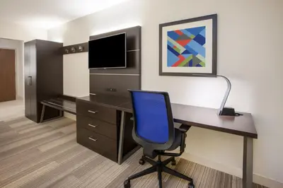 an office with a desk with a computer and a chair at Hotel 1200 in Brooklyn